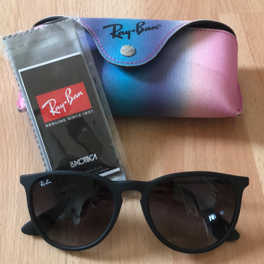 Authentic Ray-Ban Erika RB 4171 in black
